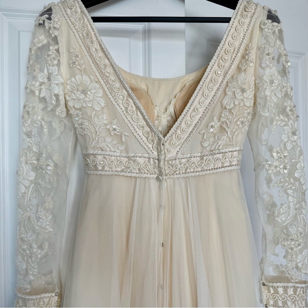 Christos Vintage Couture Wedding Dress Long Sleeve A-Line Silhouette - Picture 7 of 16